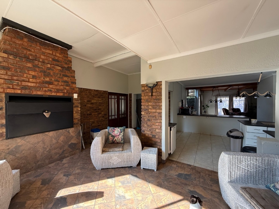 5 Bedroom Property for Sale in Schoemansville North West